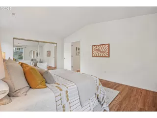 Photo #4: 258532895 Listing 