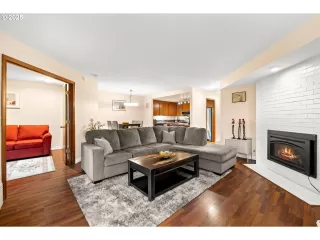 Photo #1: 258691602 Listing 