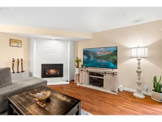 Photo #3: 258691602 Listing 