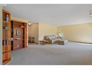 Photo #1: 259596741 Listing 