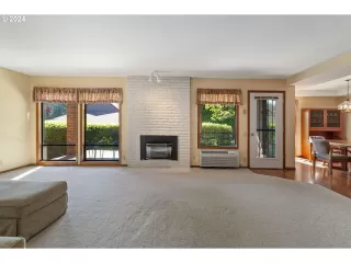 Photo #2: 259596741 Listing 