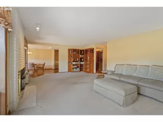 Photo #3: 259596741 Listing 