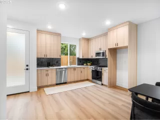 Photo #3: 259931908 Listing 