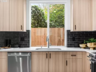 Photo #5: 259931908 Listing 