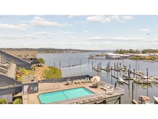 Photo #3: 260051374 Listing 