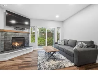 Photo #1: 261476026 Listing 