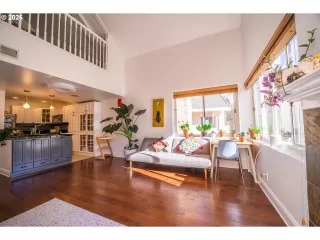 Photo #2: 261966078 Listing 