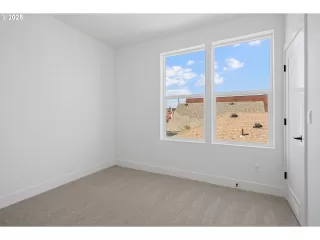 Photo #6: 262573243 Listing