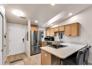 Photo #5: 262759685 Listing 