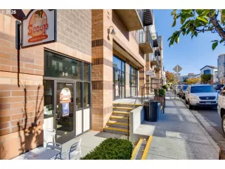 Photo #5: 263342423 Listing