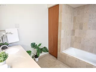 Photo #5: 263361265 Listing 