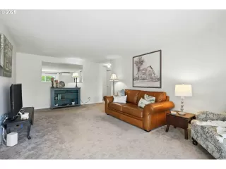 Photo #2: 263426759 Listing