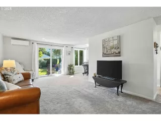 Photo #6: 263426759 Listing