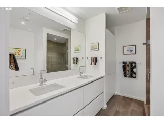 Photo #4: 263439122 Listing 