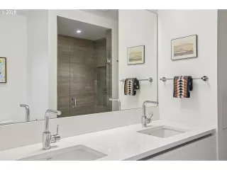 Photo #5: 263439122 Listing 