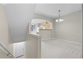 Photo #4: 263816338 Listing