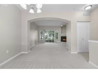 Photo #6: 263816338 Listing