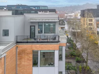 Photo #3: 263928851 Listing