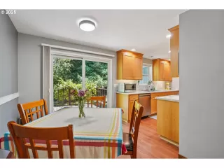 Photo #4: 264219373 Listing 