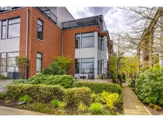 More Details about MLS # 264422959 : 1716 NW RIVERSCAPE ST