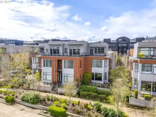 Photo #2: 264422959 Listing