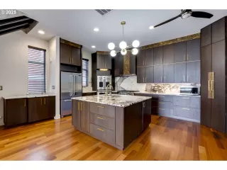 Photo #4: 264422959 Listing