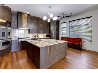 Photo #5: 264422959 Listing