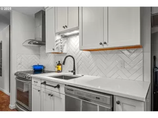 Photo #6: 264447576 Listing 