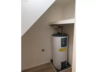 Photo #5: 265305228 Listing