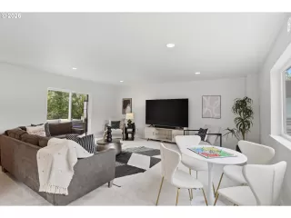 Photo #4: 266842760 Listing 