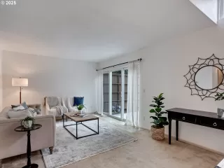 Photo #2: 267599640 Listing