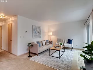 Photo #3: 267599640 Listing