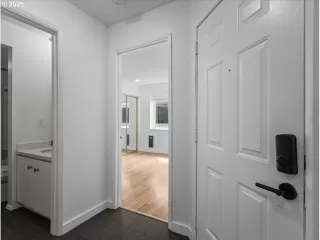 Photo #5: 267749458 Listing