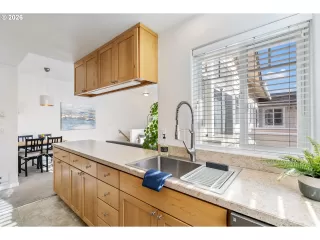 Photo #6: 267829892 Listing 