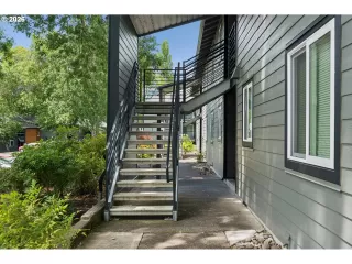 Photo #4: 267854039 Listing 