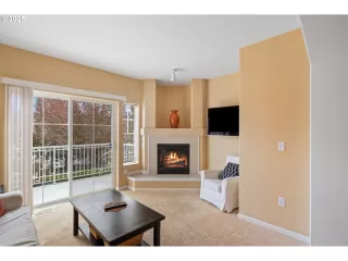 Photo #5: 267938970 Listing 