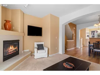 Photo #6: 267938970 Listing 