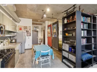 Photo #1: 267962987 Listing 