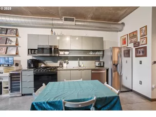 Photo #2: 267962987 Listing 