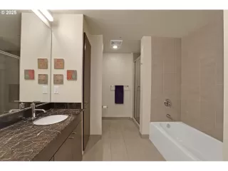 Photo #5: 268703326 Listing