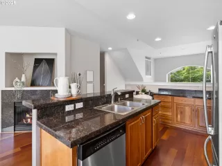 Photo #1: 268974572 Listing