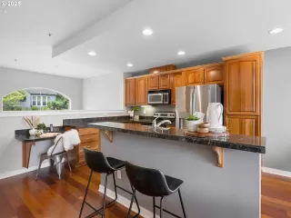 Photo #2: 268974572 Listing