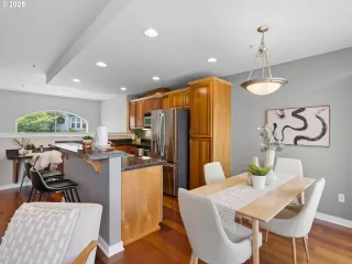 Photo #4: 268974572 Listing