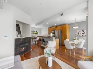 Photo #6: 268974572 Listing