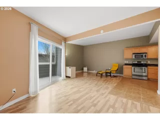 Photo #4: 269504585 Listing