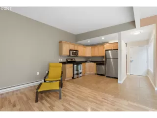 Photo #5: 269504585 Listing