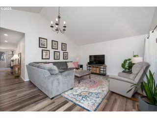 Photo #5: 270355017 Listing 