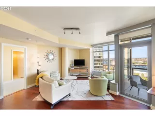 Photo #6: 271081607 Listing