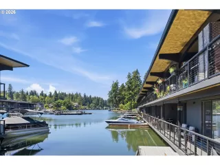 Photo #4: 271370137 Listing 