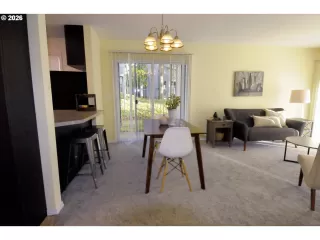 Photo #1: 271625400 Listing